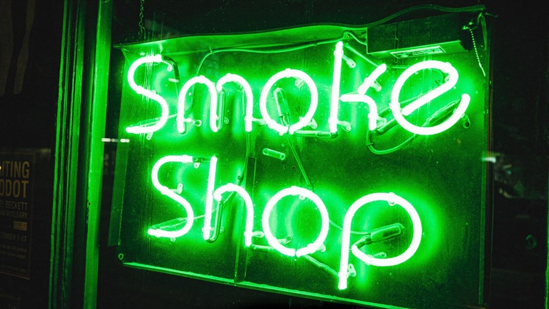 smoke shop neon sign